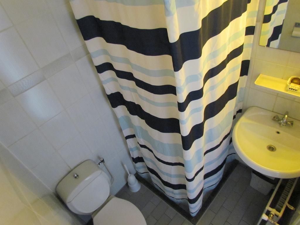 Hotel Cafe Woud Den Helder Oda fotoğraf